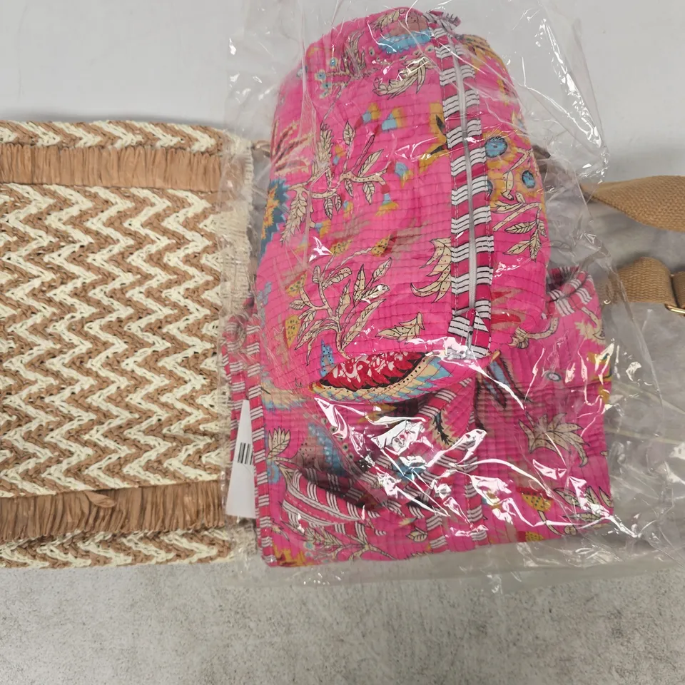 BOX OF APPROXIMATELY 15 ASSORTED HOUSEHOLD ITEMS TO INCLUDE CLOTHING IN VARIOUS STYLES AND SIZES, ETC