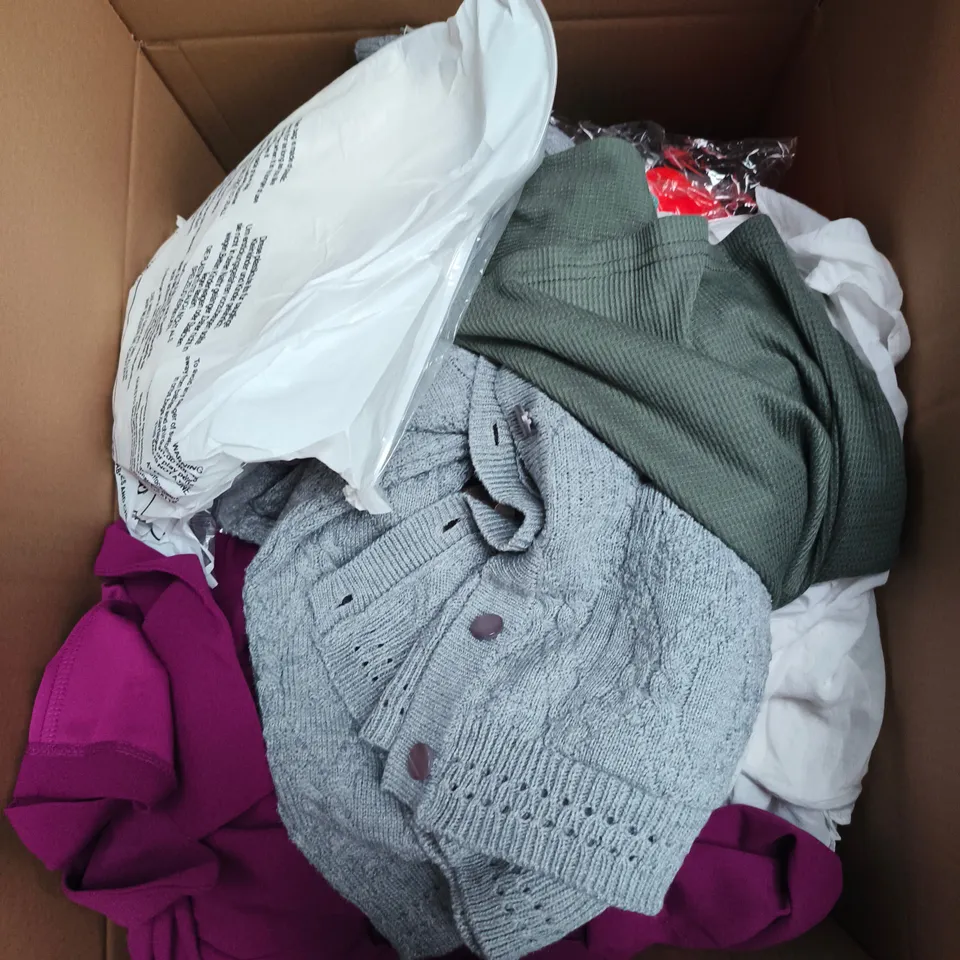 LARGE BOX OF APPROXIMATELY 25 ASSORTED CLOTHING ITEMS IN VARIOUS COLOURS, STYLES AND SIZES - COLLECTION ONLY