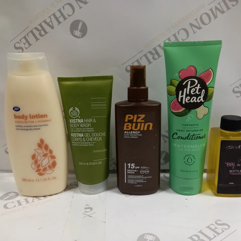 BOX OF APPROXIMATELY 20 ASSORTED COSMETIC ITEMS TO INCLUDE BOOTS BODY LOTION, BBL IN A BOTTLE, PIZ BUIN SUN LOTION ETC
