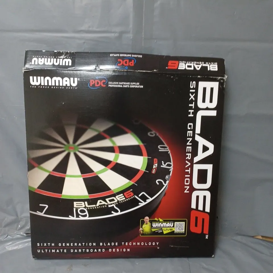 WINMAU DARTBOARD, PLASMA 360 DARTBOARD LIGHT AND DARTBOARD SURROUND