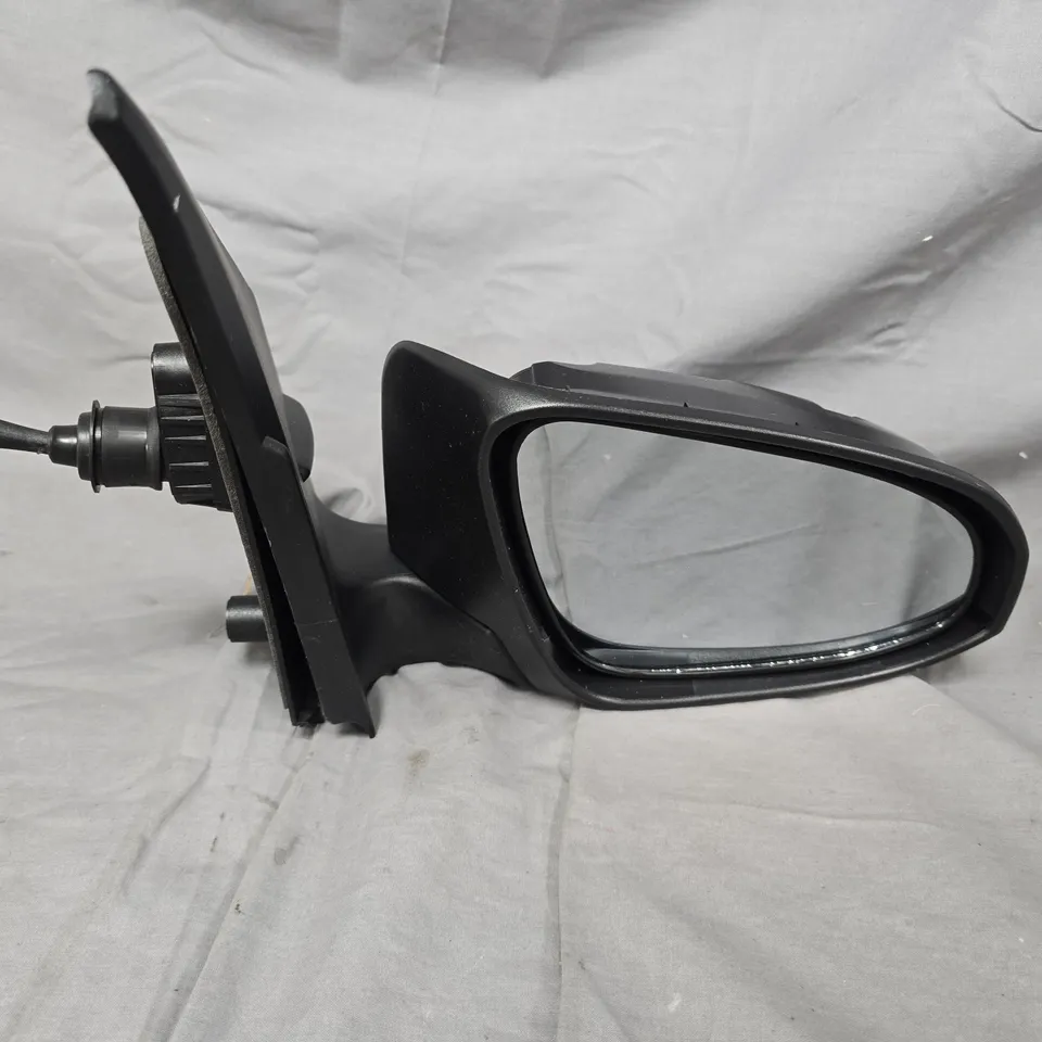 Black exterior wing mirror assembly – power-adjustable 