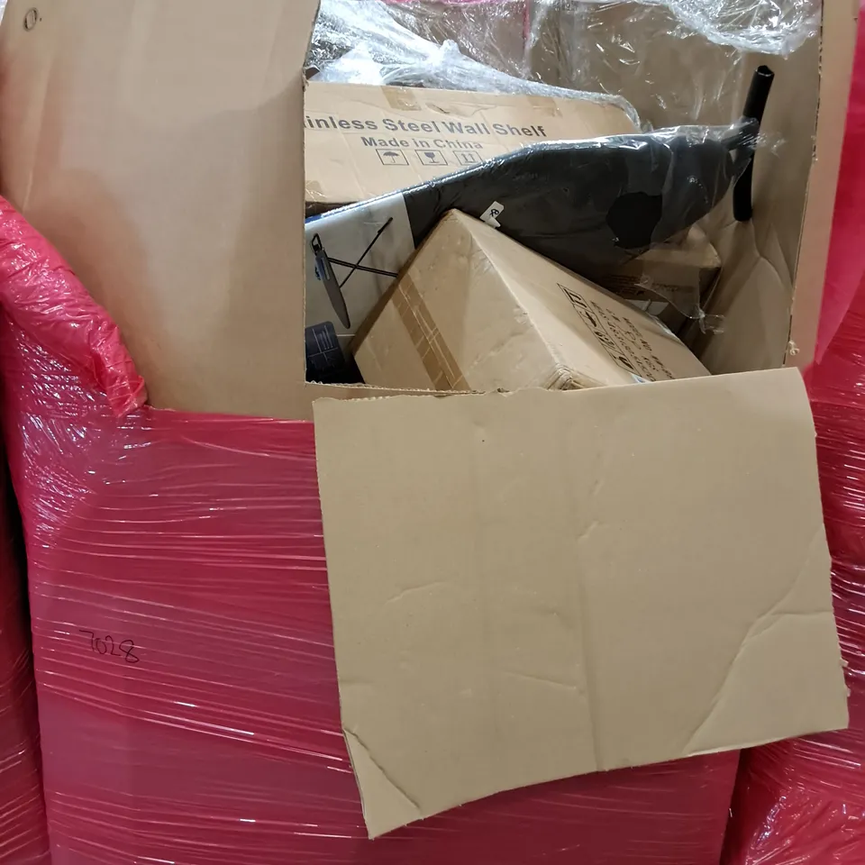 PALLET OF ASSORTED HOUSEHOLD ITEMS TO INCLUDE FAN LIGHT, DIGITAL AIR FRYER AND PET FENCE