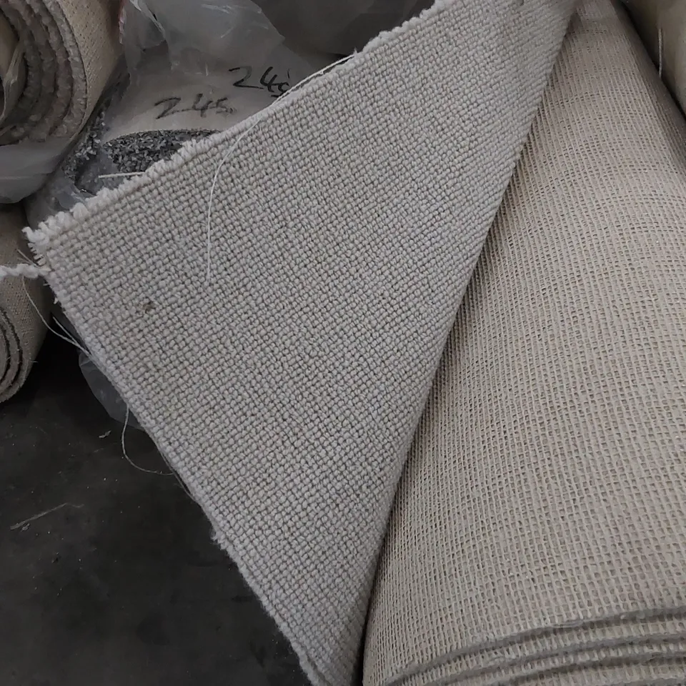 ROLL OF QUALITY CARPET // SIZE: APPROXIMATELY 6.5 X 4m