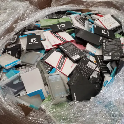 PALLET CONTAINING ASSORTED PHONE CASES