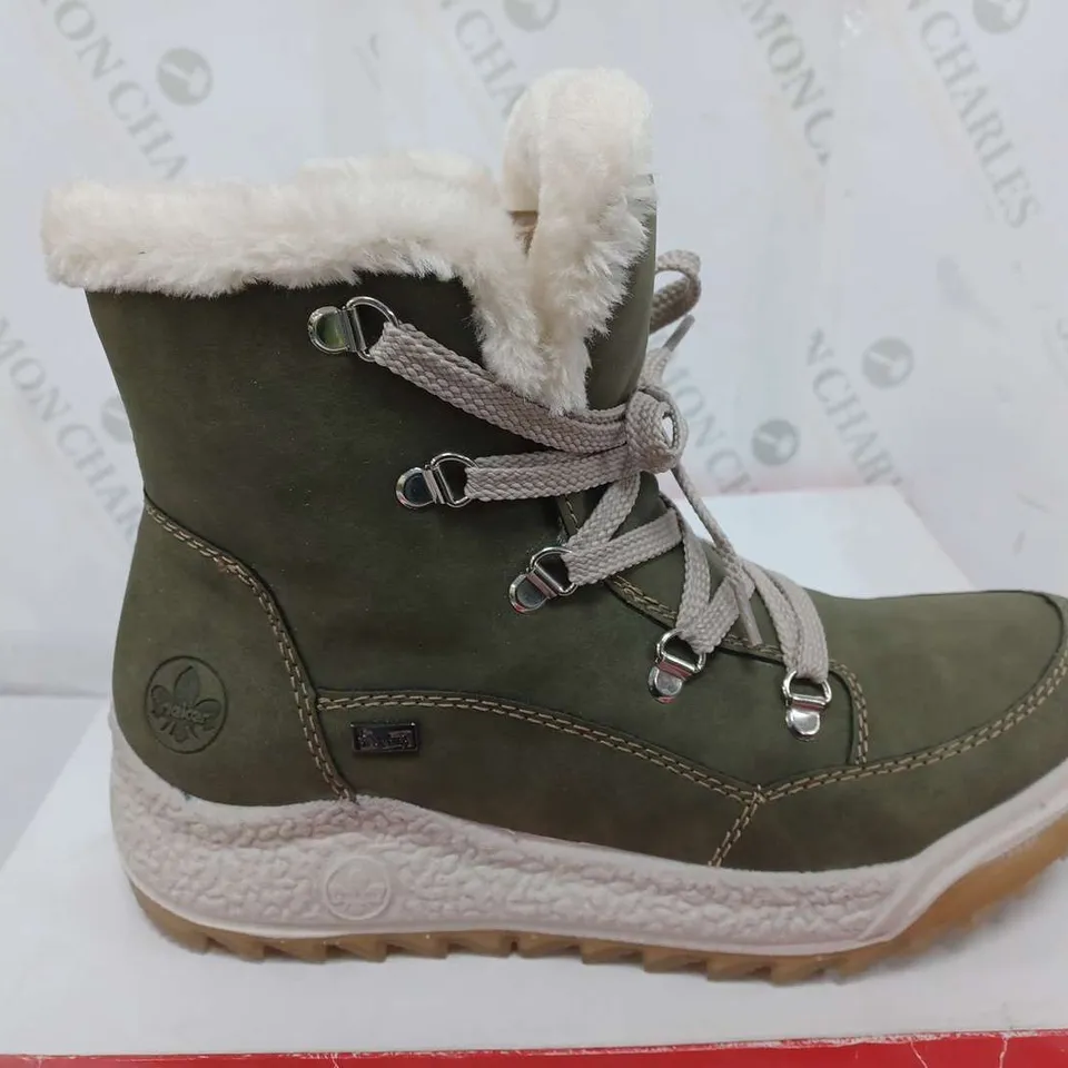 BOXED PAIR OF RIEKER WATER RESISTANT WARM LINED HIKING BOOTS IN KHAKI - SIZE 39