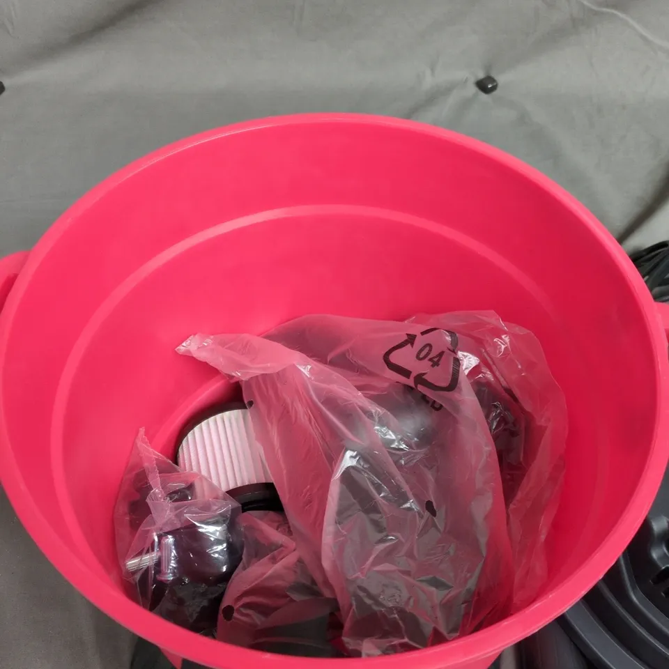 WET AND DRY VACUUM CLEANER WITH BLOWING FUNCTION