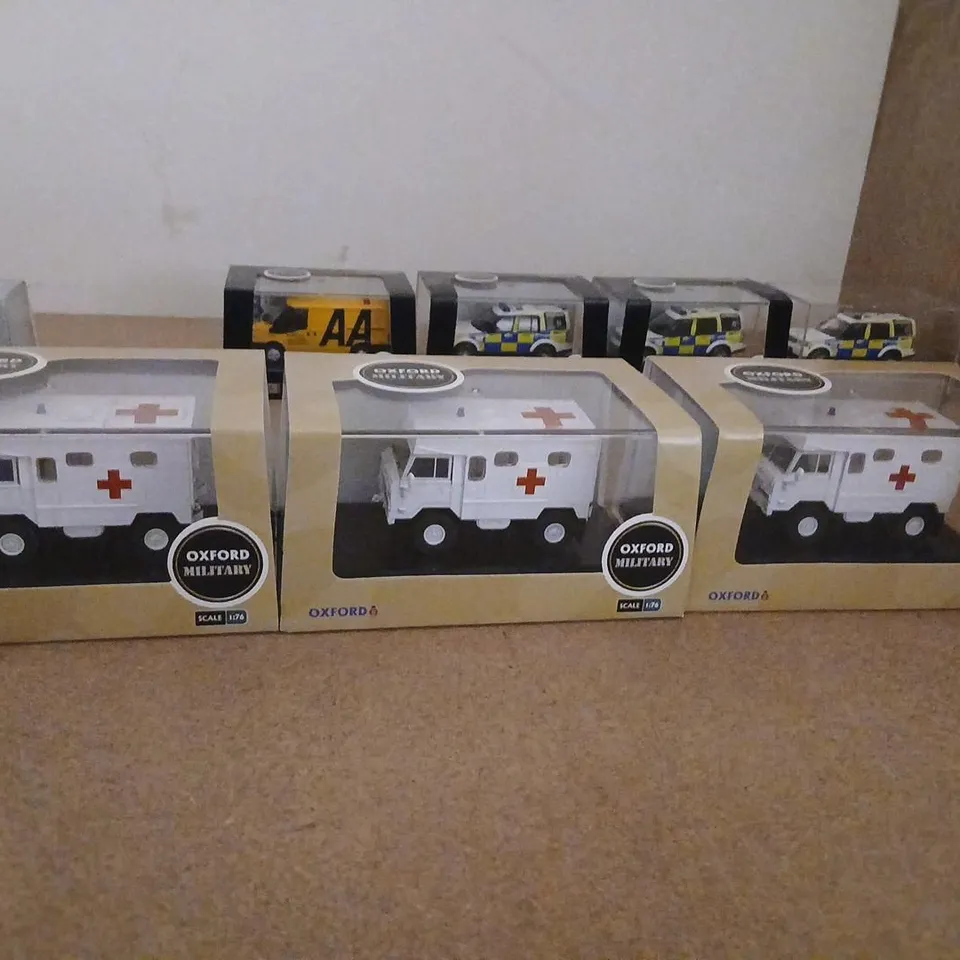 APPROXIMATELY 25 OXFORD DIECAST 1:76 EMERGENCY & POLICE VEHICLE COLLECTION