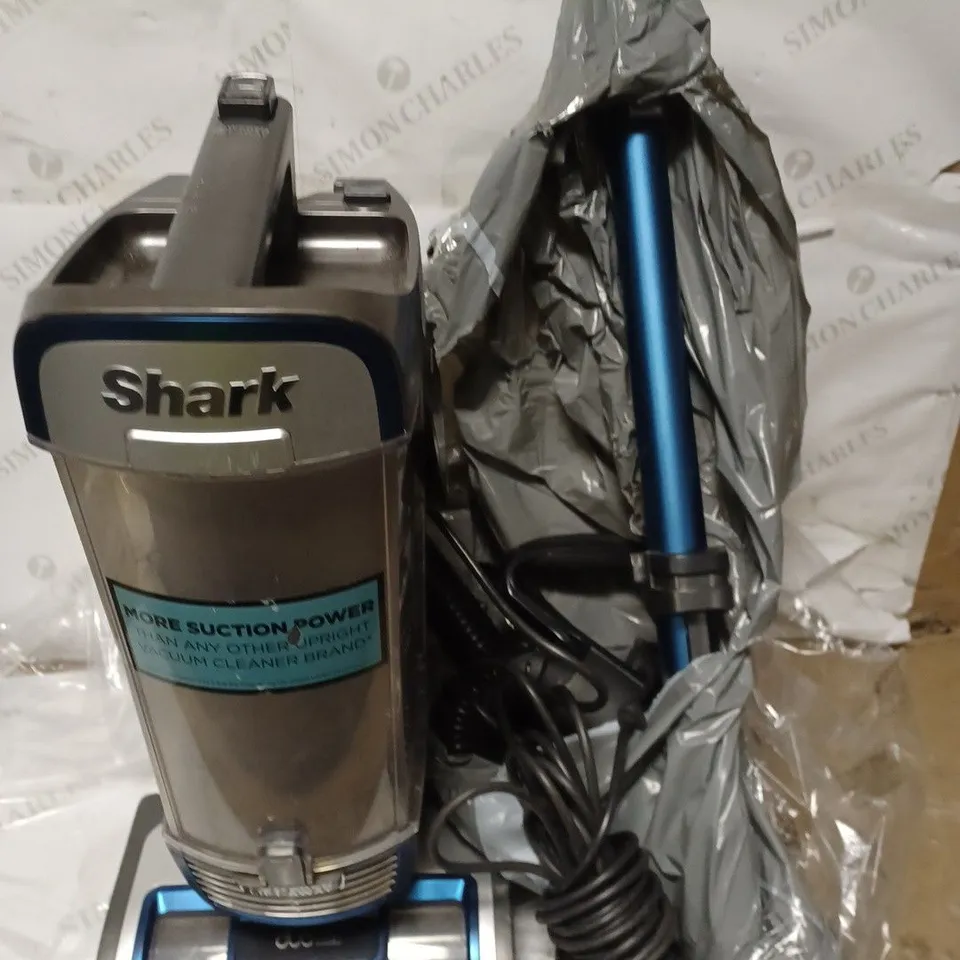 SHARK UPRIGHT VACUUM CLEANER NZ850UKT 
