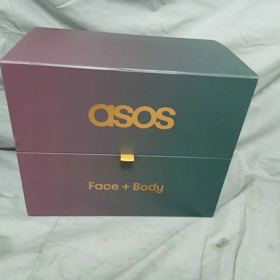ASOS FACE + BODY GIFT SET – ADVENT CALENDAR