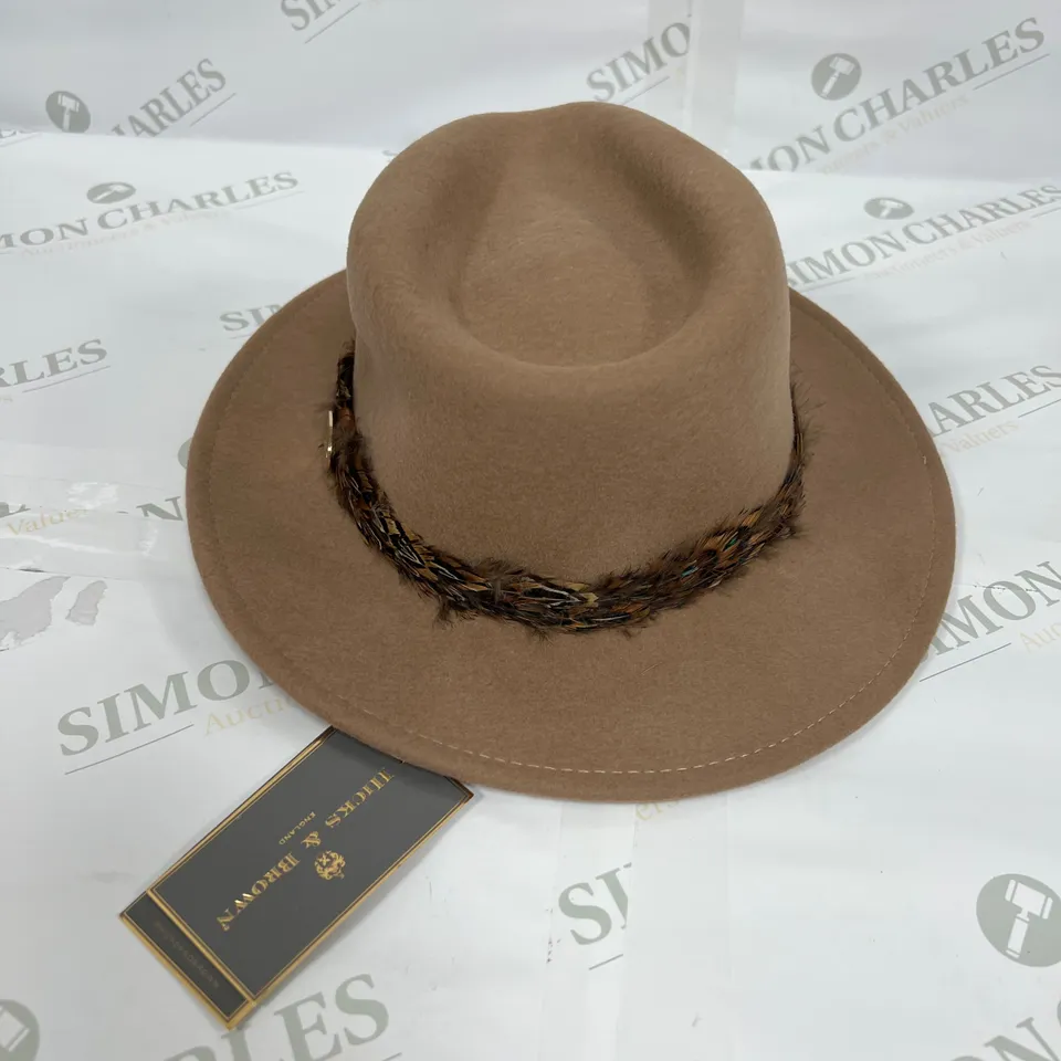 HICKS AND BROWN SUFFOLK PHEASANT WRAP FEDORA IN CAMEL SIZE XS