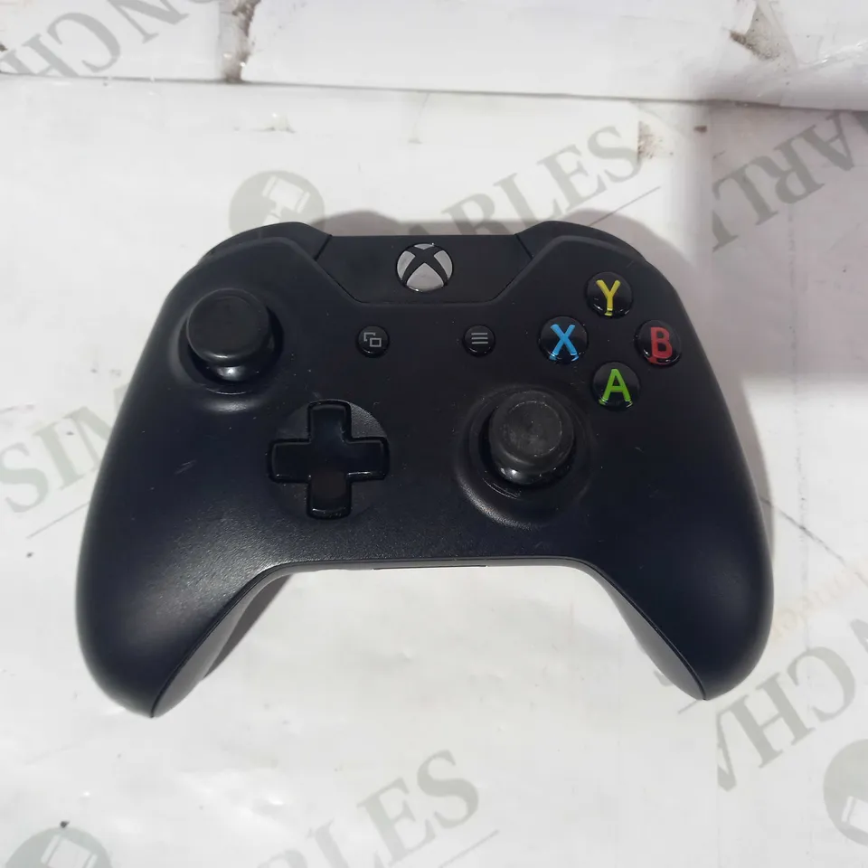 MICROSOFT XBOX CONTROLLER IN BLACK