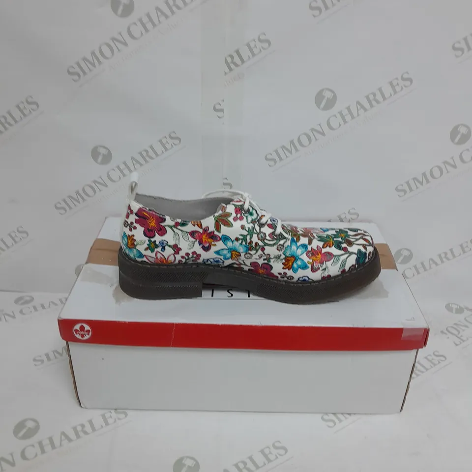 BOXED RIEKER LACE SHOE SIZE 5 