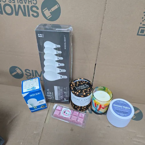 APPROXIMATELY 12 ASSORTED HOUSEHOLD ITEMS TO INCLUDE BULBS, SCENTED CANDLES, WAX MELT, ETC - COLLECTION ONLY