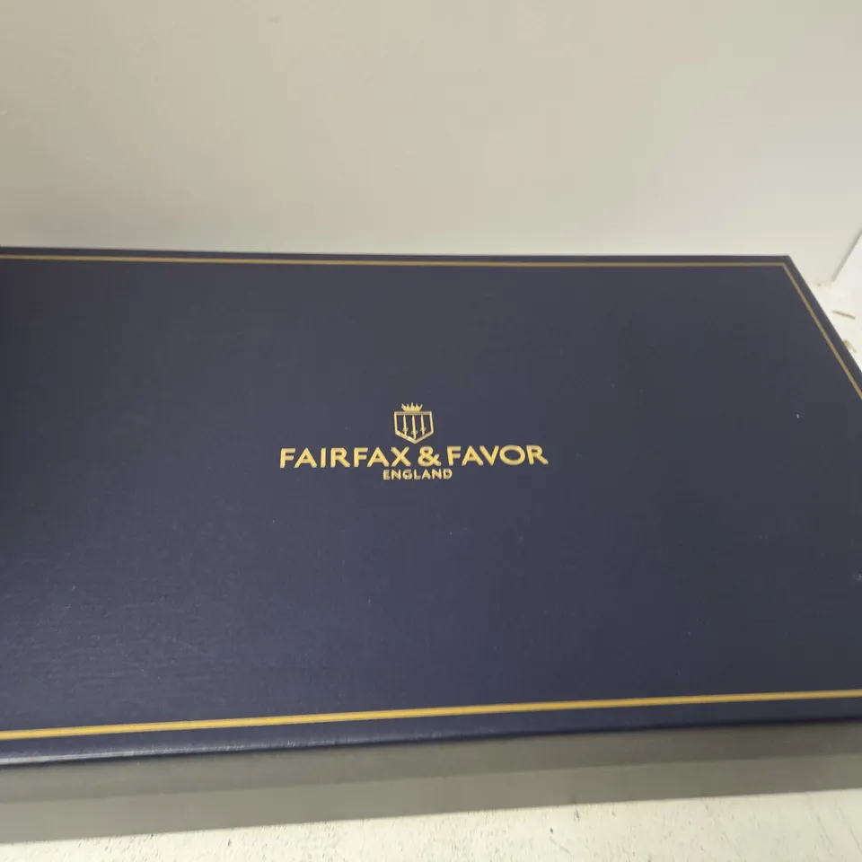 FAIRFAX & FAVOR KNEE-HIGH SUEDE BOOTS – TAN WITH GOLD HARDWARE UK 5