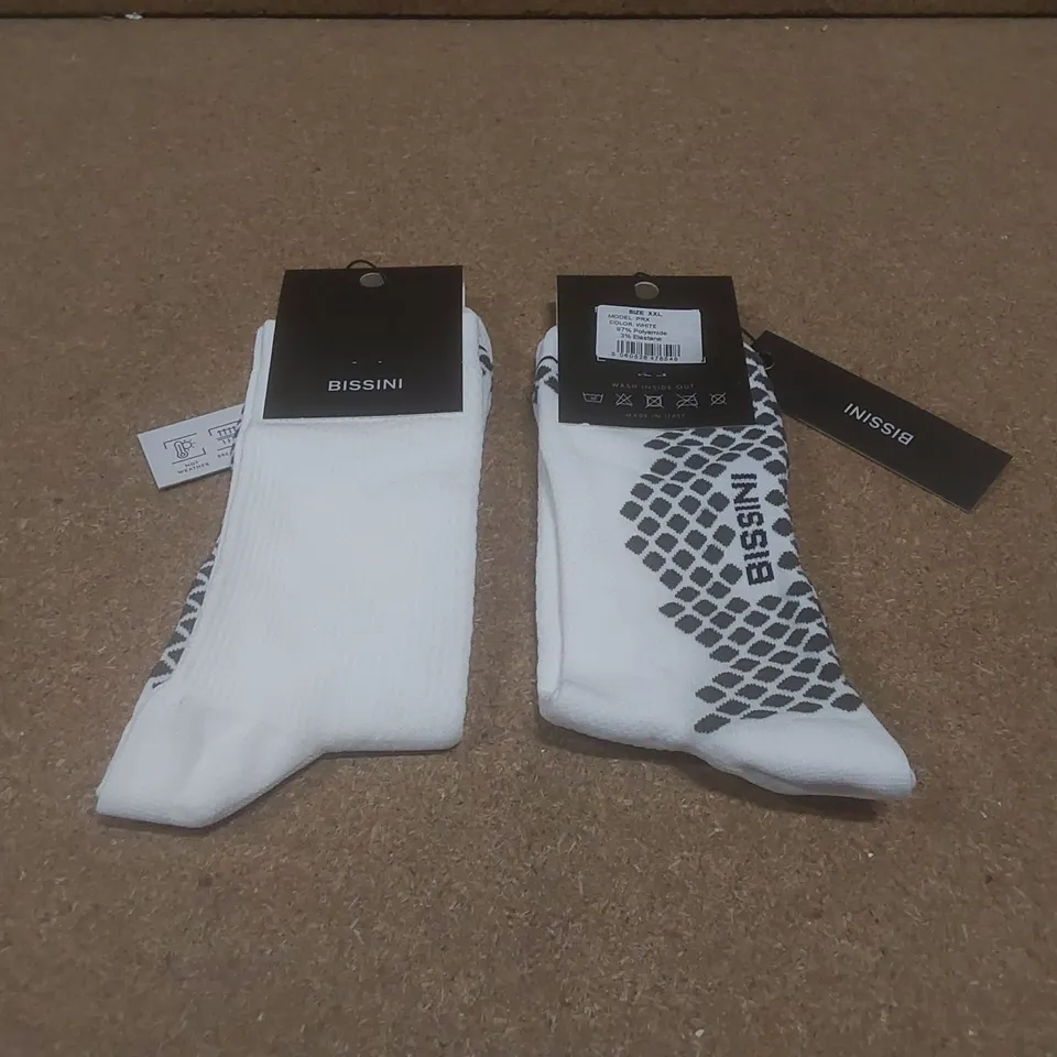 BOX TO CONTAIN A LARGE QUANTITY OF BRAND NEW PAIRS OF BISSINI CYCLING SOCKS - WHITE // SIZE: XXL // 1 PAIR PER PACK