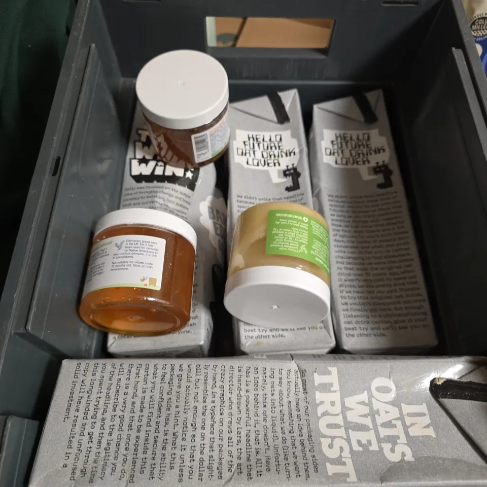 APPROXIMATELY 15 ASSORTED FOOD AND DRINK ITEMS TO INCLUDE - COMPLAN SHAKE, CHICK-FIL-A SAUCE AND MILYBAR FESTIVE FRIENDS