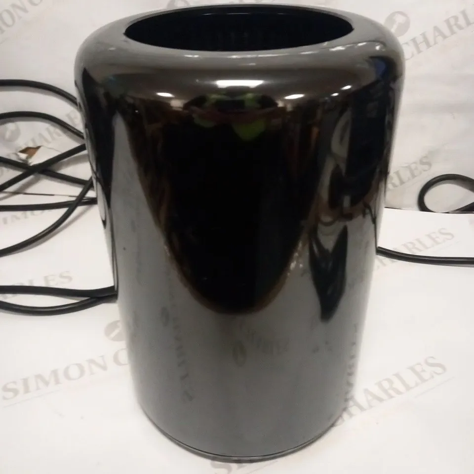 APPLE MAC PRO 6.1 A1481 DESKTOP COMPUTER