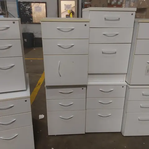 8X ASSORTED WOODEN WHITE DRAWER CABINETS
