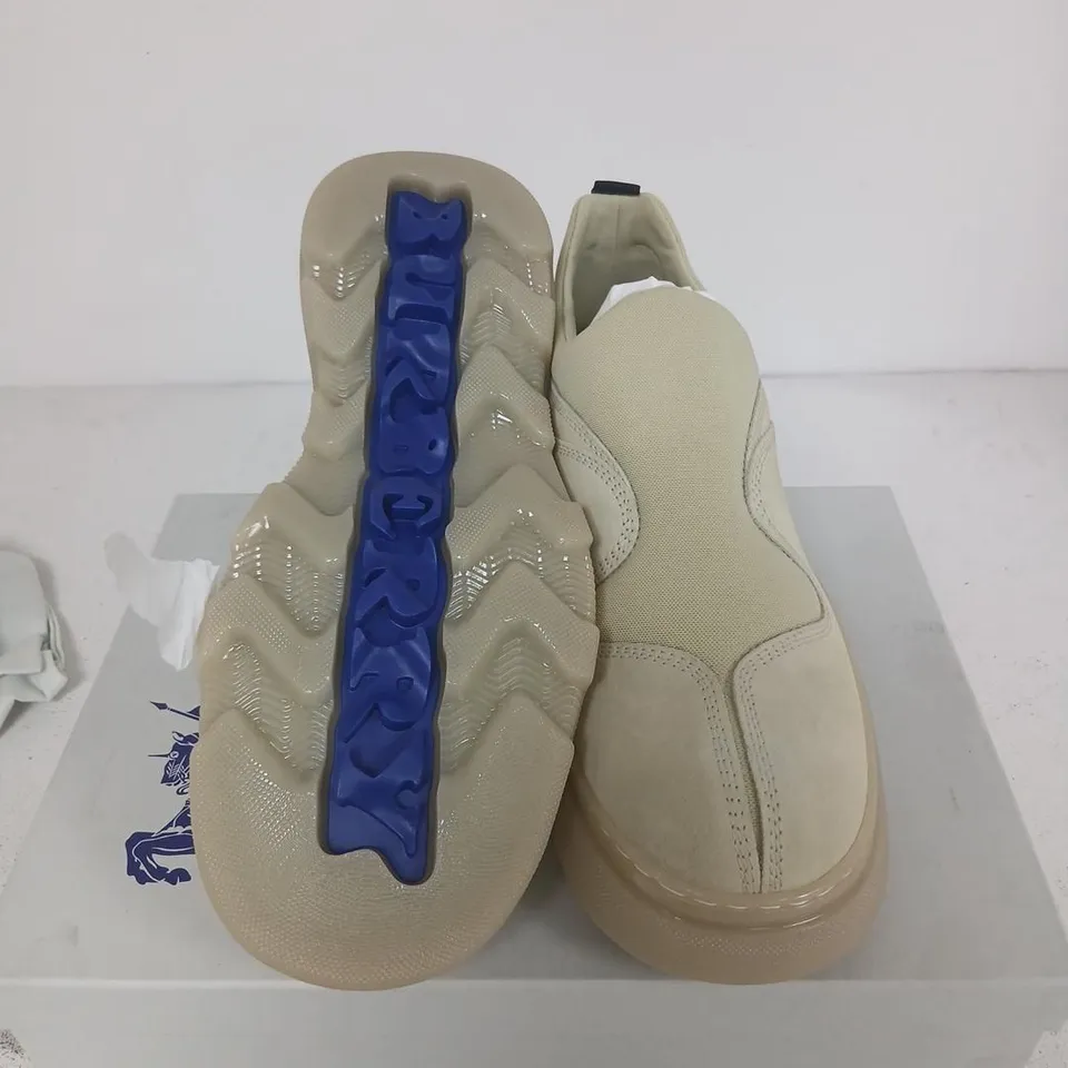 BURBERRY LEATHER TRAINER – BEIGE, UK 12 (EUR 46)