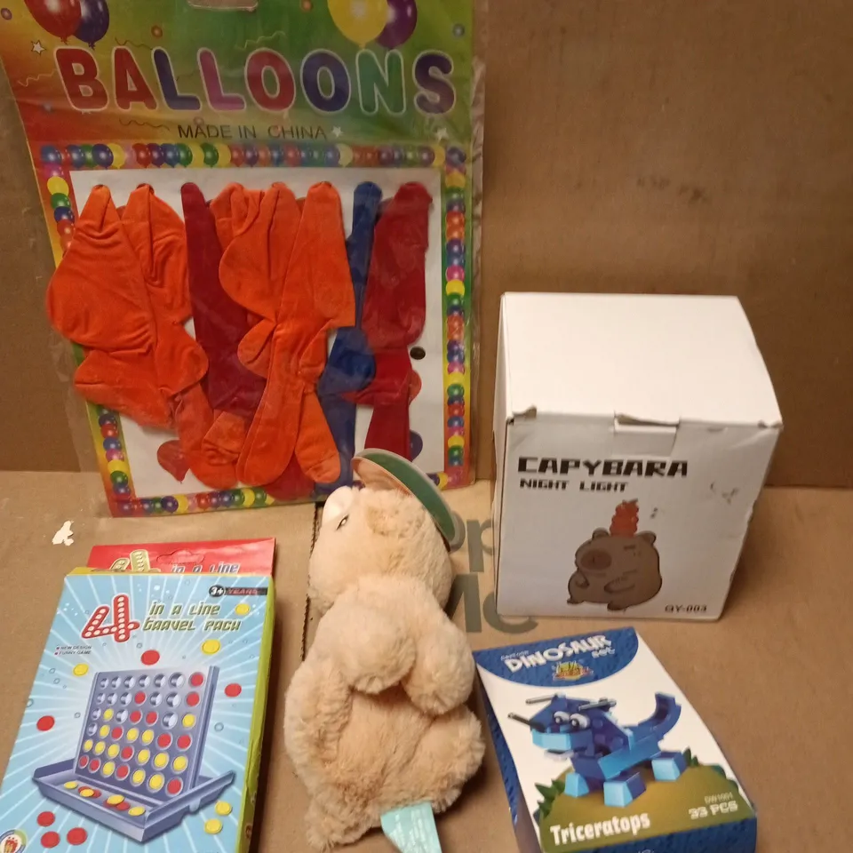 APPROXIMATELY 10 ASSORTED TOYS & GAMES PRODUCTS TO INCLUDE PLUSH TOY, BALLOONS, TRAVEL GAME ETC 