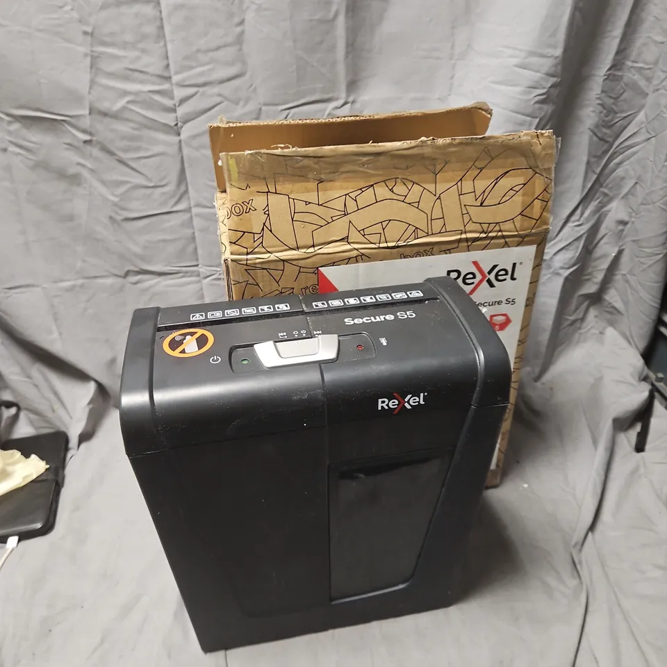 REXEL SECURE S5 SHREDDER – BLACK, 10L