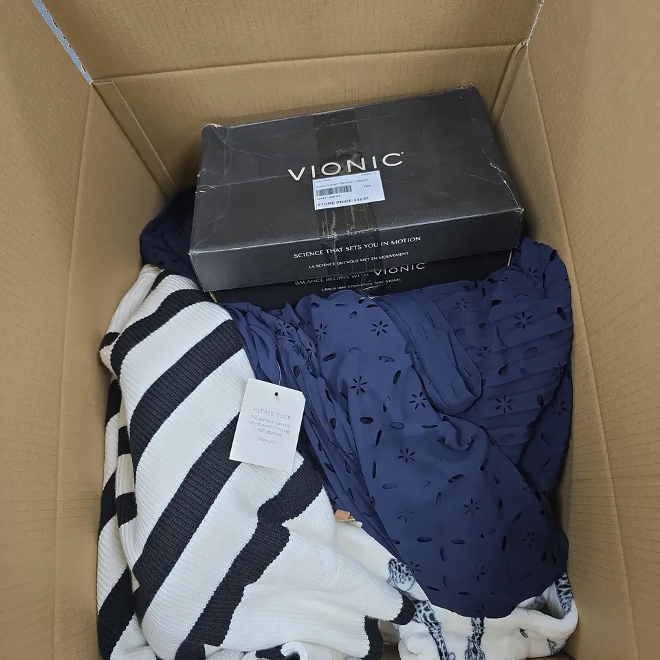 BOX OF APPROXIMATELY 22 ASSORTED ITEMS TO INCLUDE VIONIC SLIPPERS, APRICOT CLOTHING, HAND BAG ETC