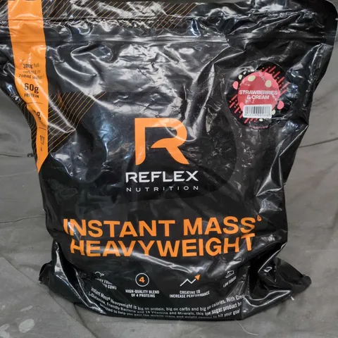 Reflex Nutrition Instant Mass Heavyweight Protein Powder β Strawberry & Cream (sealed pouch) 5.4kg