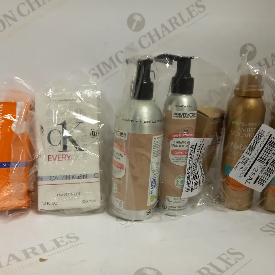 LOT OF 12 ASSORTED HEALTH & BEAUTY ITEMS, TO INCLUDE CALVIN KLEIN, LANCASTER, BEAUTY KITCHEN, ETC RRP £262