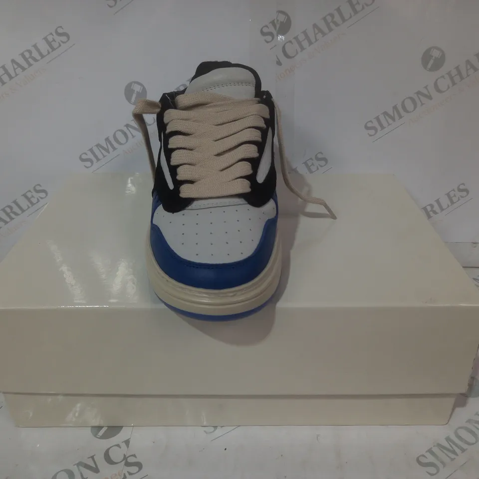 BOXED PAIR OF REPRESENT SHOES IN BLACK/WHITE/BLUE EU SIZE 40