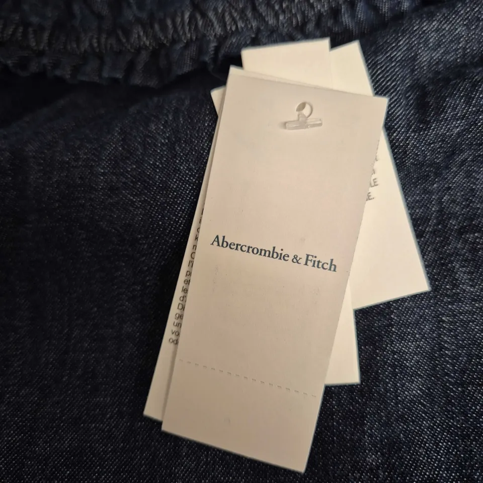 ABERCROMBIE & FITCH DENIM DRESS - SIZE M