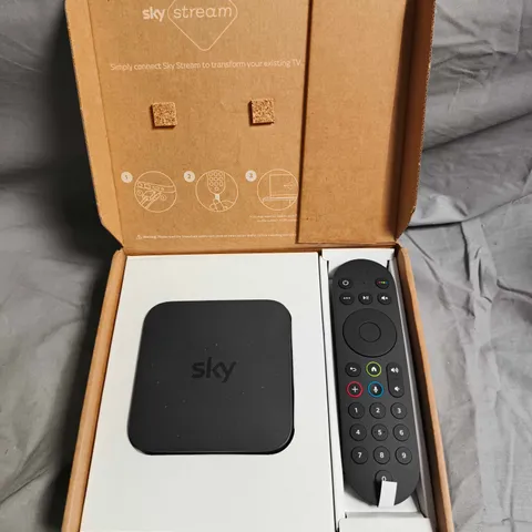 SKY STREAM STREAMING BOX WITH REMOTE – BOXED 