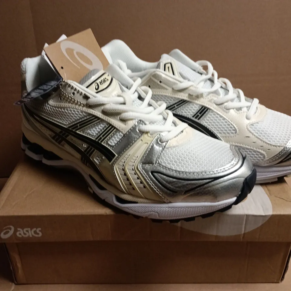 BOXED PAIR OF ASICS GEL-KAYANO MEN'S RUNNING SHOES – WHITE/SILVER - UK 11