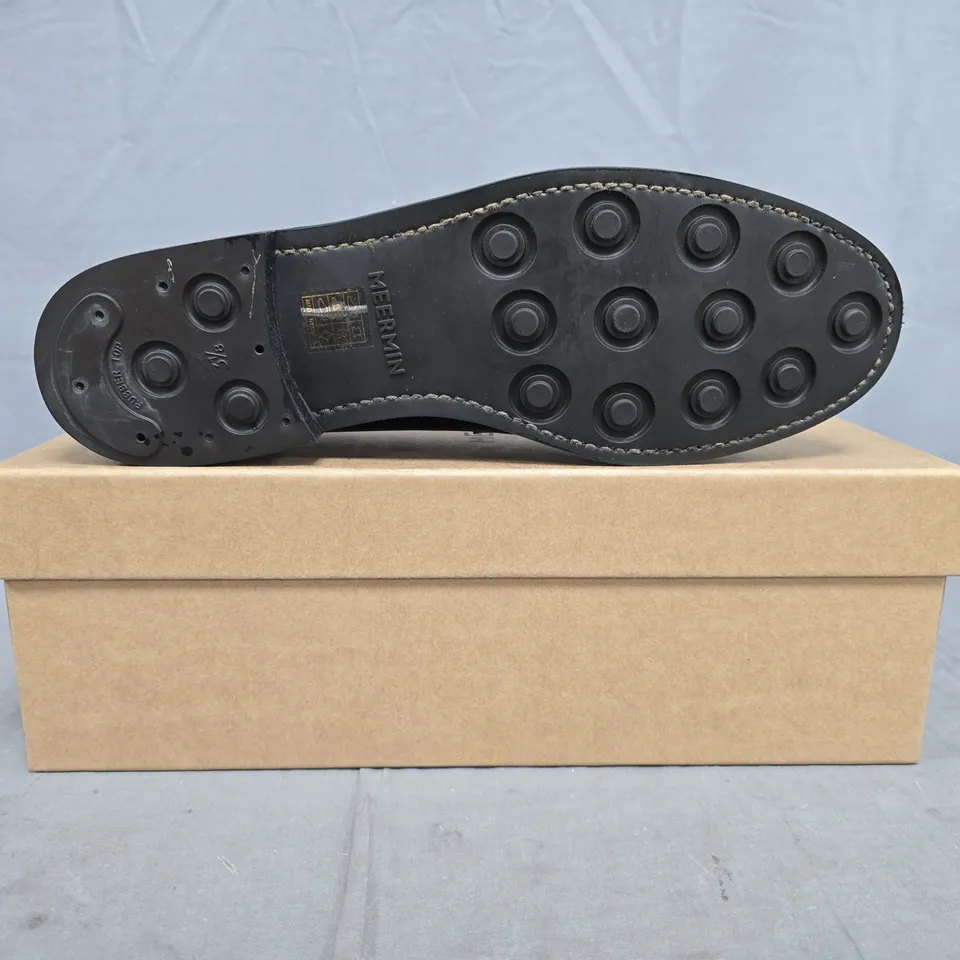 BOXED PAIR OF MEERMIN LOAFERS IN BLACK SIZE UK 9