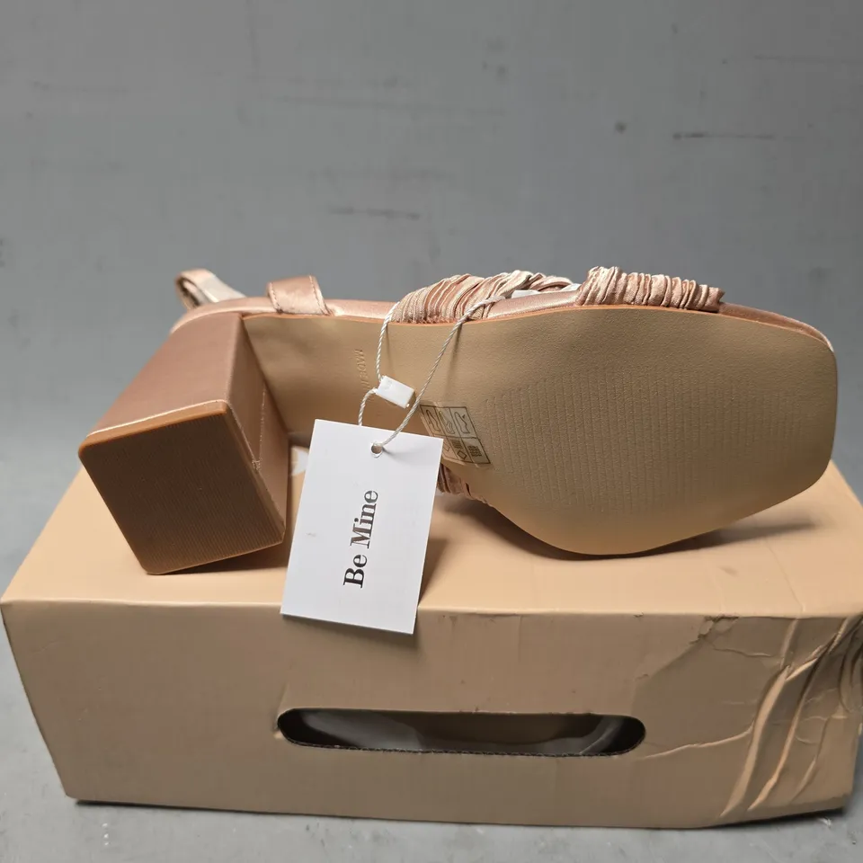 BOXED BE MINE CHAMPAGNE SATIN WIDE FIT BRIDAL SNUGGLE BLOCK HEELED SANDALS - SIZE 5