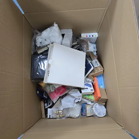 BOX OF APPROXIMATELY 20 ASSORTED HOUSEHOLD GOODS TO INCLUDE: MEAT TENDERIZER AND NUTS AND BOLTS