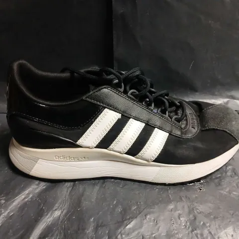 ADIDAS TRAINERS – BLACK WITH WHITE THREE-STRIPE DESIGN - UK SIZE 7
