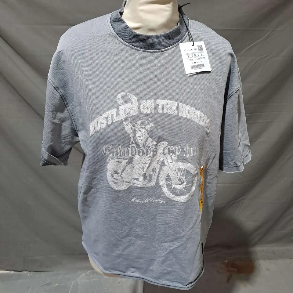 PULL & BEAR STUD OVERSIZED TSHIRT IN GREY SIZE S