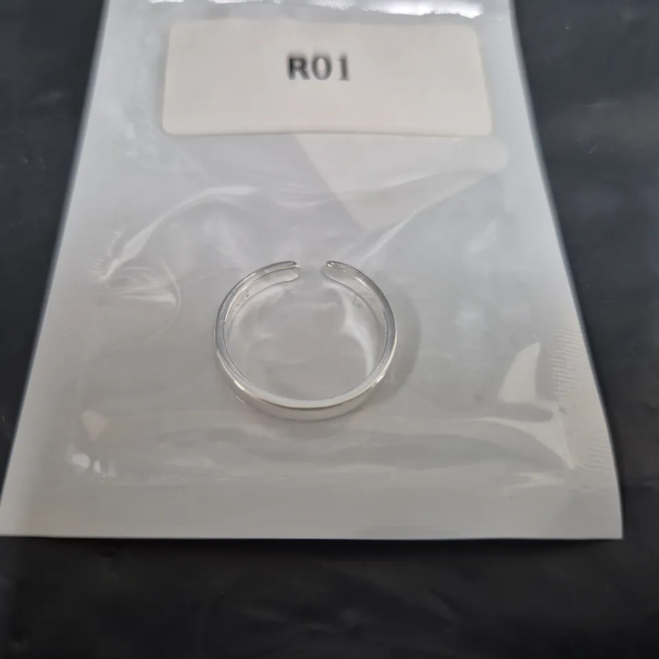 BOX OF APPROXIMATELY 100 YOSITHA RINGS