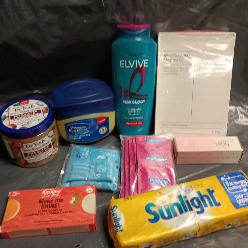 APPROXIMATELY 15 ASSORTED HEALTH & BEAUTY PRODUCTS TO INCLUDE SUNLIGHT SOAP, DR TEAL SUGAR SCRUB, BIO COLLAGEN FACE MASK ETC