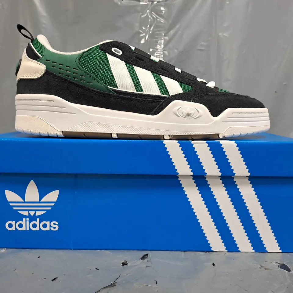 BOXED PAIR OF ADIDAS ADI2000 SHOES IN GREEN/BLACK/WHITE SIZE UK 10.5