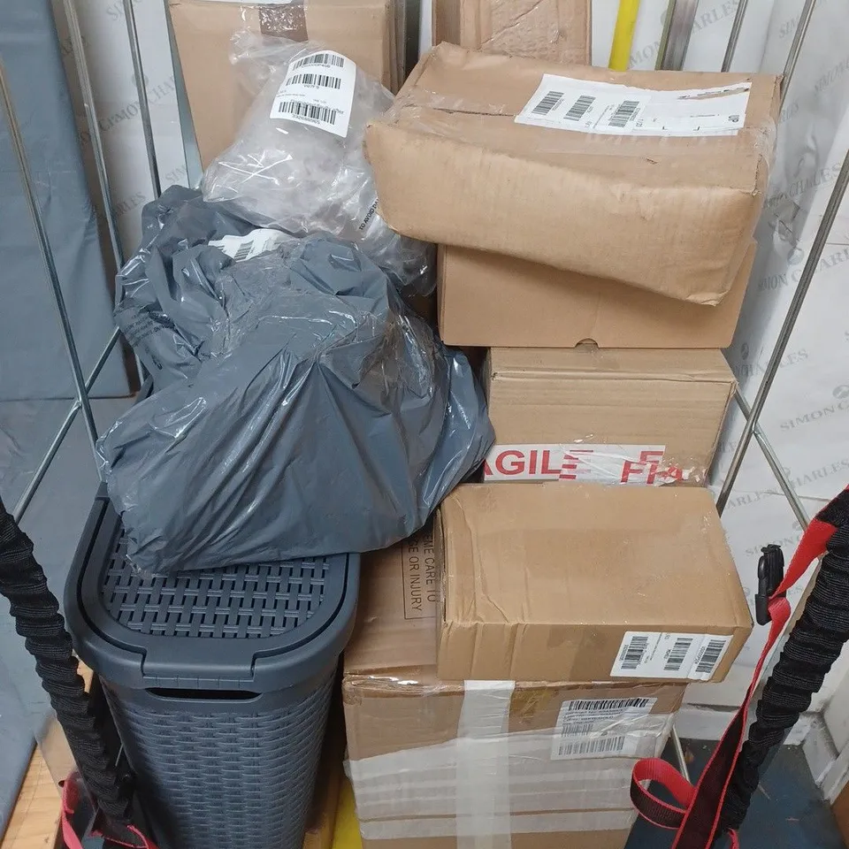 APPROXIMATELY 12 ASSORTED ITEMS TO INCLUDE LAUNDRY BASKET, SANDALS WITH STUDS, FAUX PLANT, ETC - COLLECTION ONLY