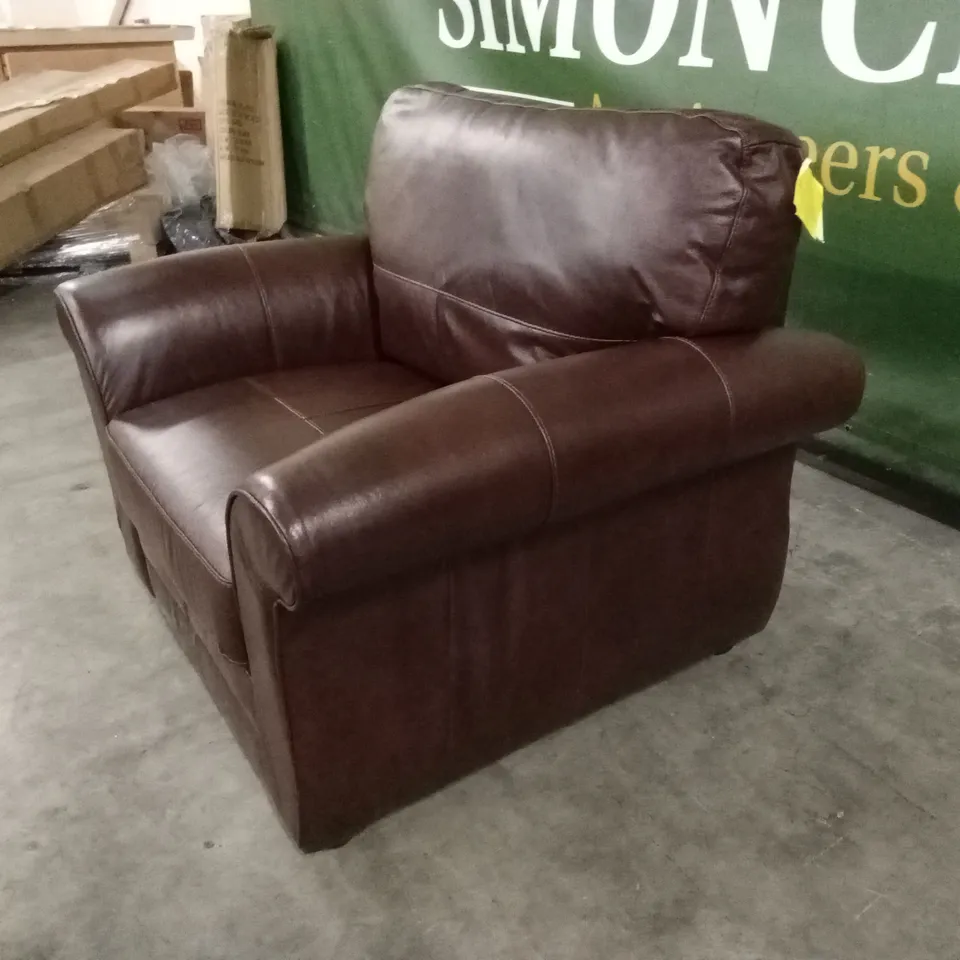 VANTAGE ITALIAN LEATHER ARMCHAIR RRP £899