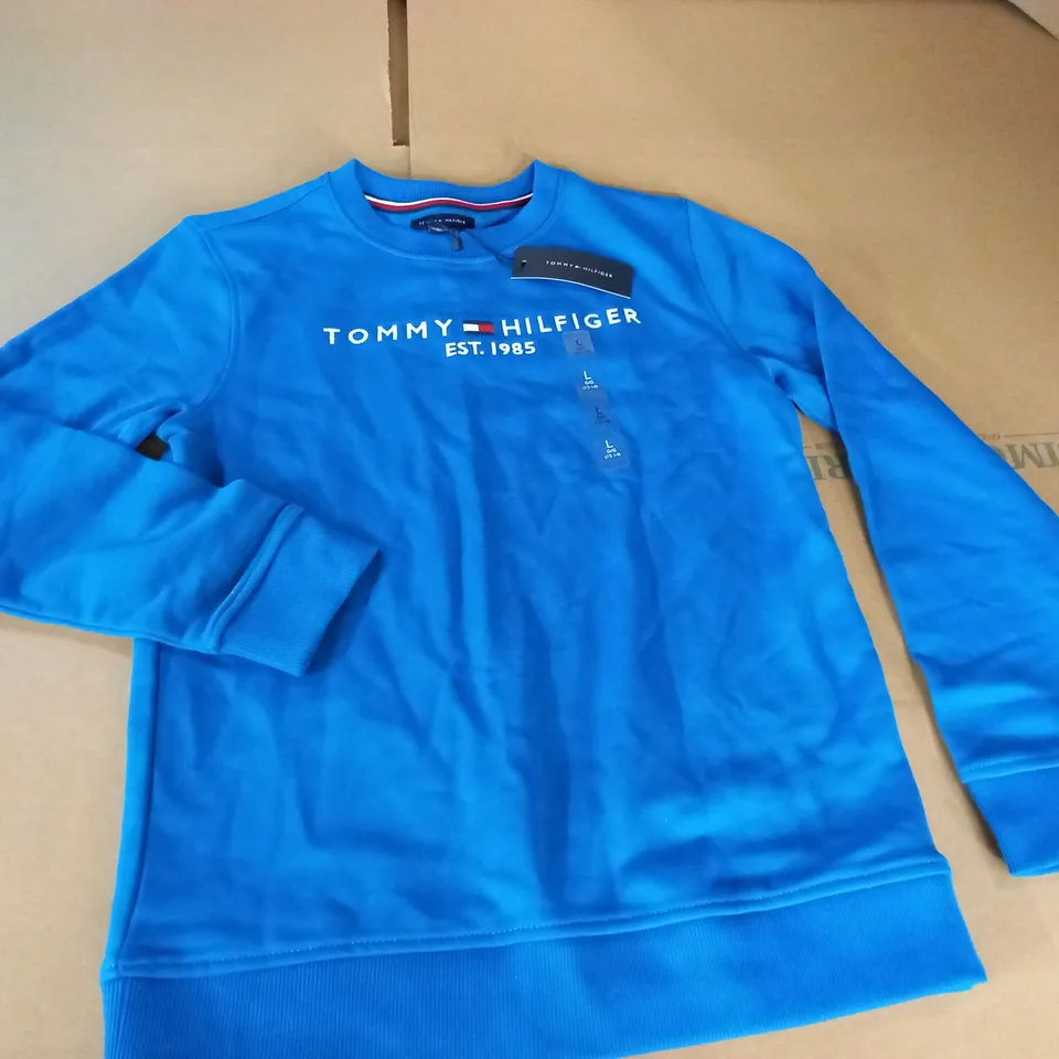 TOMMY HILFIGER BLUE CREW NECK JUMPER - L/G 12-14