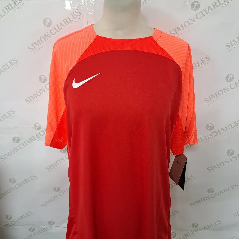 NIKE LOGO CASUAL T-SHIRT SIZE L