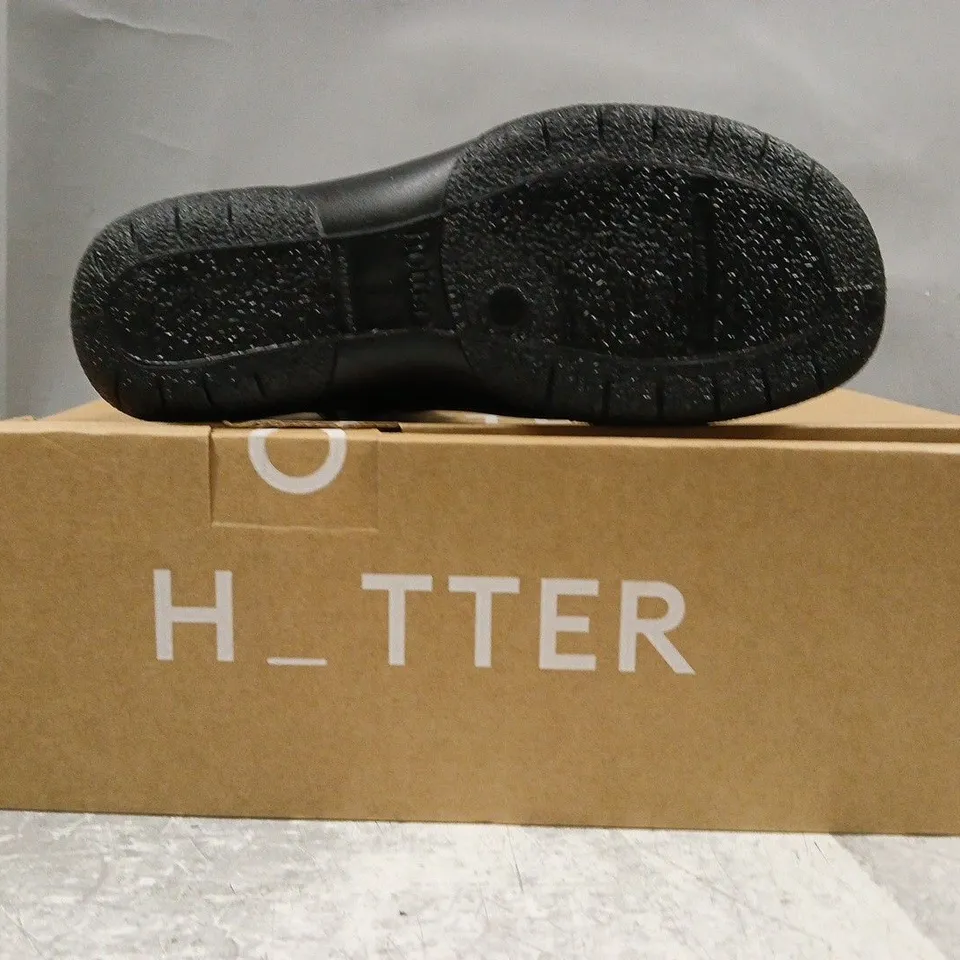 BOXED PAIR OF HOTTER MURMUR SIDE-ZIP SHOES IN BLACK SIZE UK 4