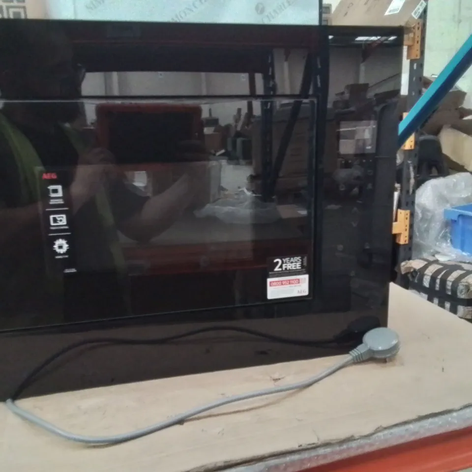 UNBOXED 6000 INTEGRATED MICROWAVE 17L A3R132URK0
