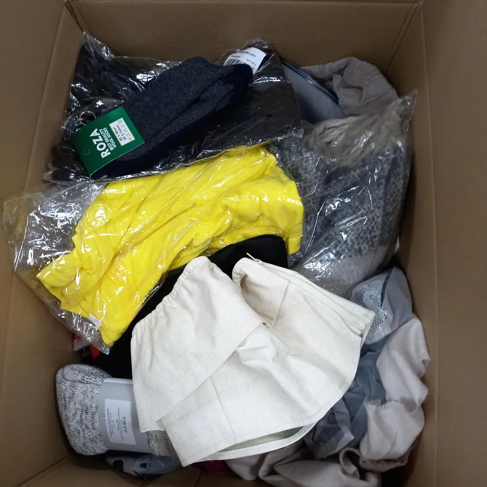 BOX OF ASSORTED CLOTHING ITEMS TO INCLUDE TOPS, SOCKS, CROP TOPS ETC 
