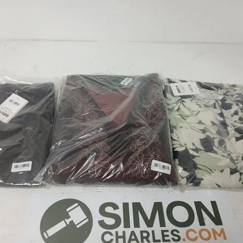 LARGE BOX OF WOMENS CLOTHING ITEMS IN VARIOUS STYLES , COLORS AND SIZES