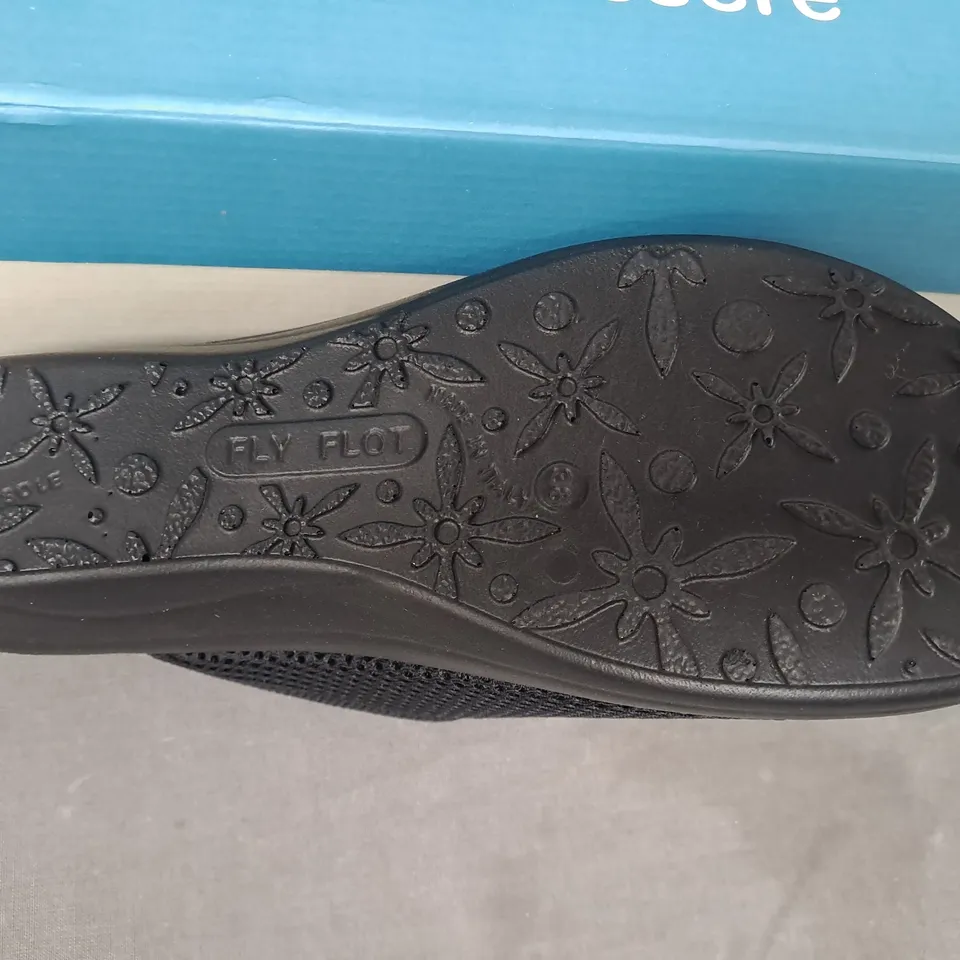 BOXED PAIR OF FLYFLOT SLIP-ON WEDGE SHOES IN BLACK EU SIZE 38