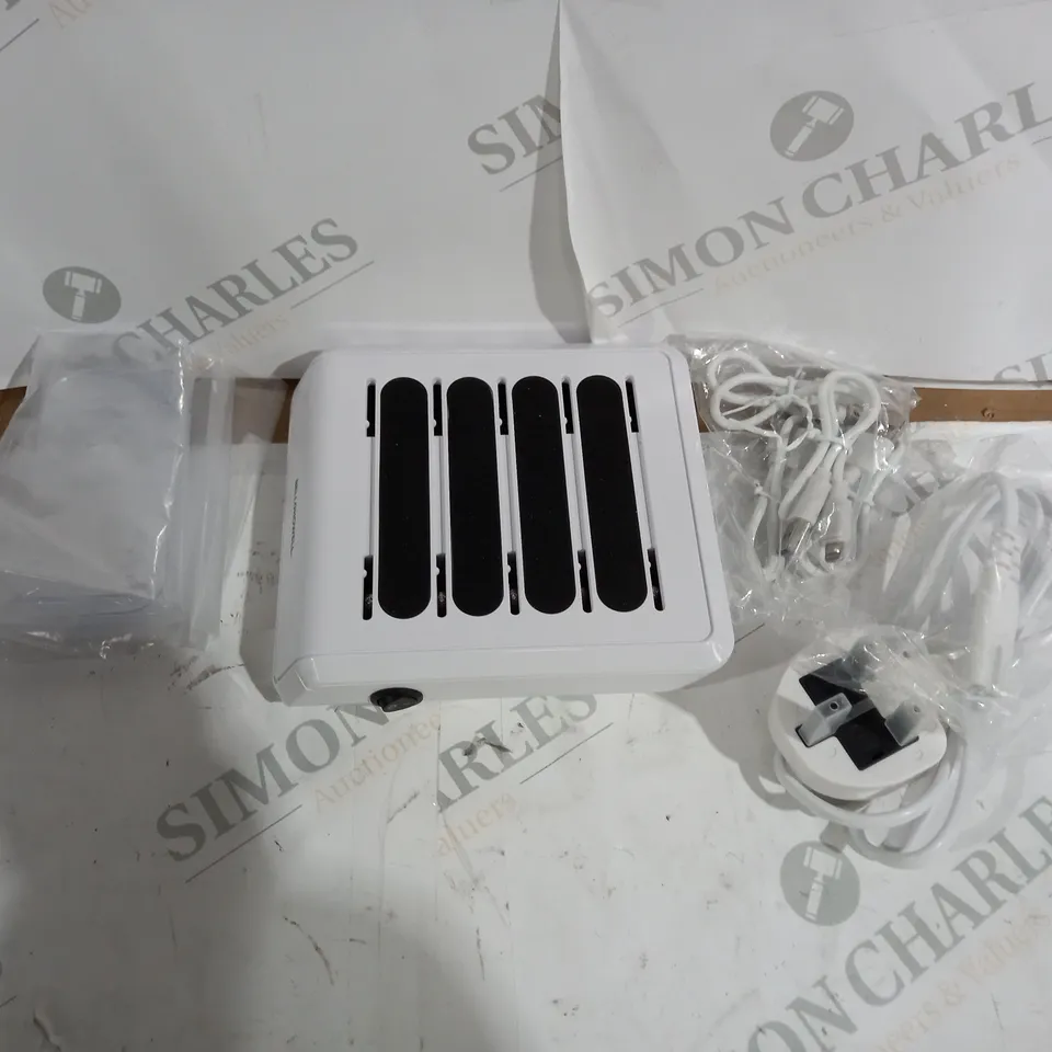 BELL & HOWELL MULTI DEVICE USB CHARGING STATION WITH 4 USB PORTS AND 4 CABLES